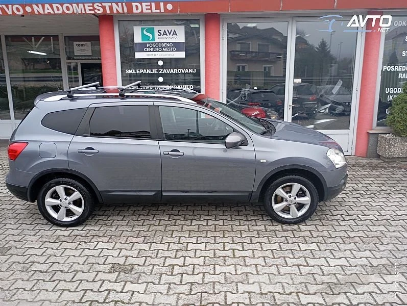 Nissan Qashqai 2.0Бензин  7 Местен, снимка 2 - Автомобили и джипове - 48327625