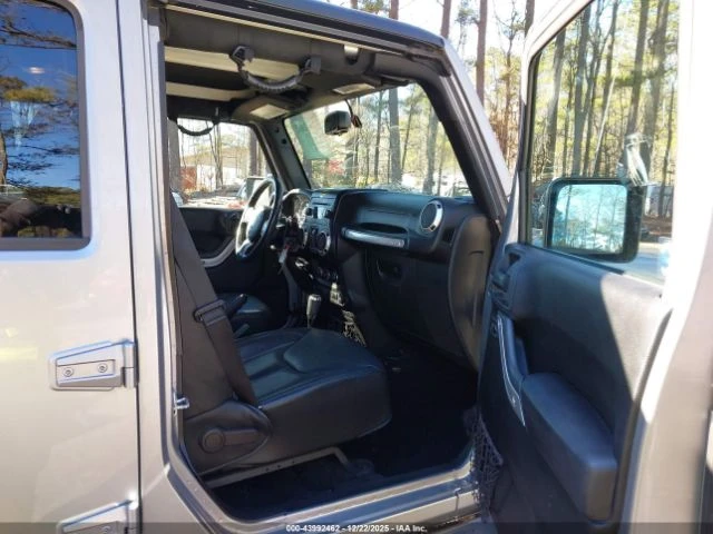 Jeep Wrangler UNLIMITED SAHARA 4X4, снимка 9 - Автомобили и джипове - 53145042