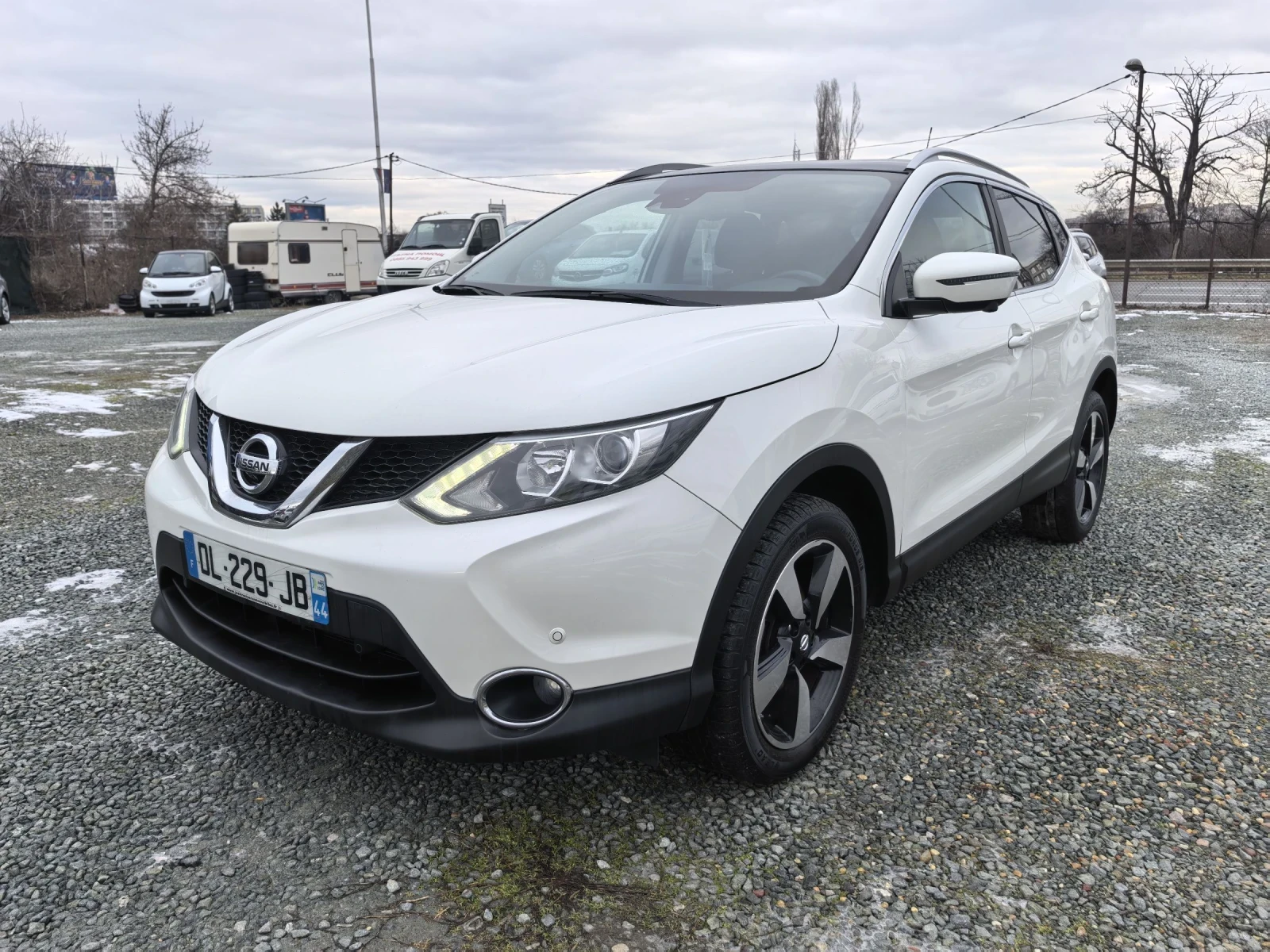 Nissan Qashqai 1.2T-116к.с(Чисто нов) 149х.км!!!Сервизна история!, снимка 1