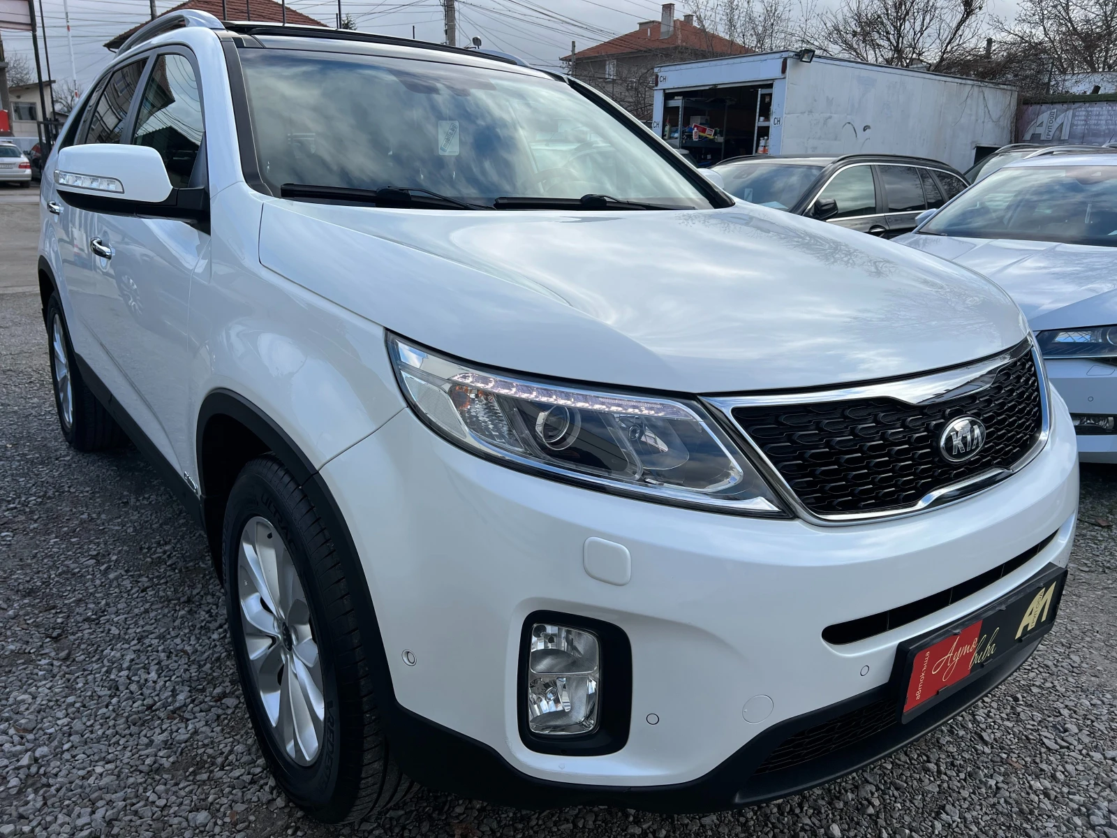 Kia Sorento 2.2CRDi AWD/ПАНОРАМА/НАВИ/RVM/КОЖА/ОБДУХВАНЕ/ПЕРЛА - изображение 7