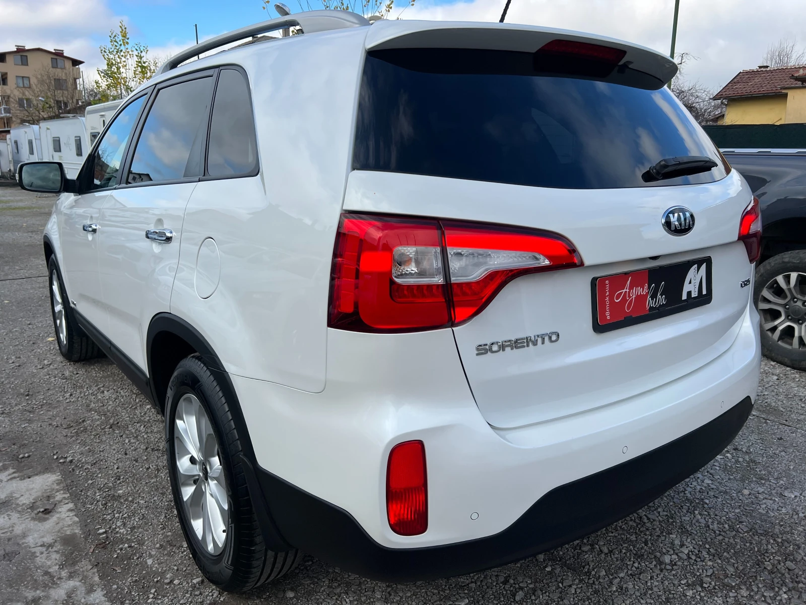 Kia Sorento 2.2CRDi AWD/ПАНОРАМА/НАВИ/RVM/КОЖА/ОБДУХВАНЕ/ПЕРЛА - изображение 3