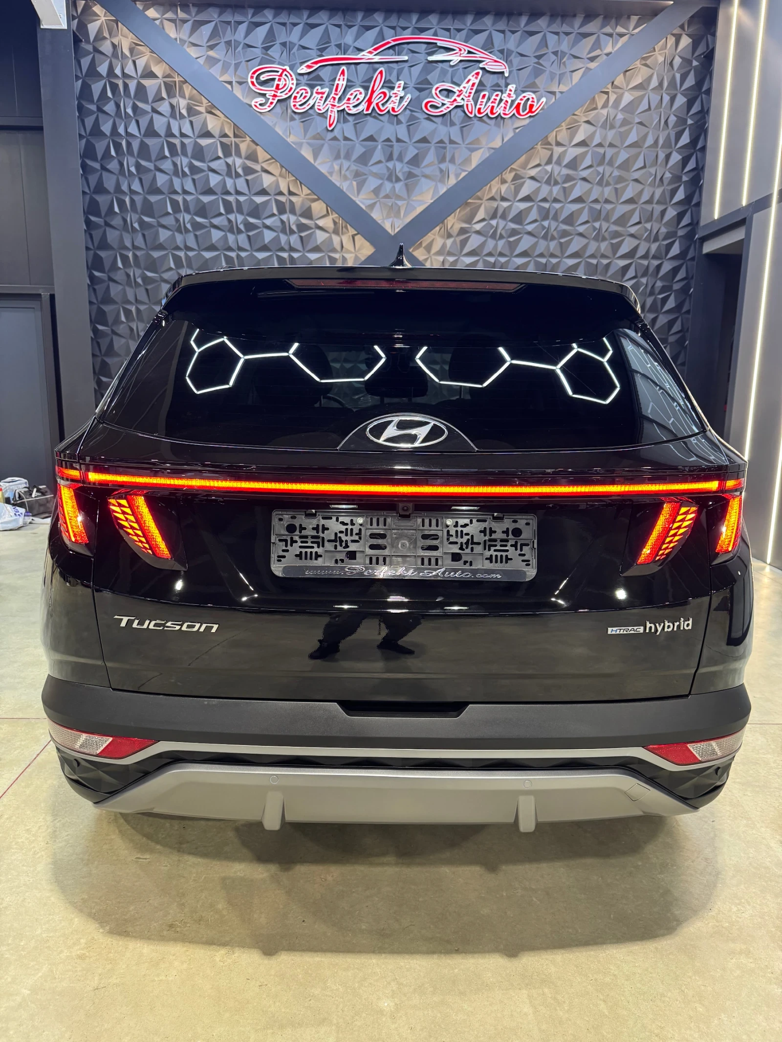 Hyundai Tucson HYBRID * FULL Екстри * BOSE * Панорама *  - изображение 4