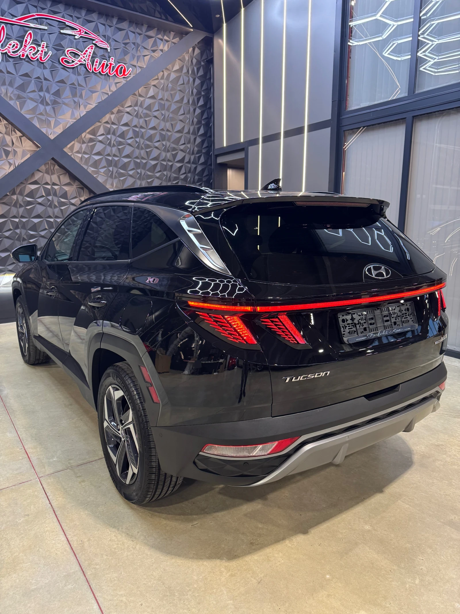 Hyundai Tucson HYBRID * FULL Екстри * BOSE * Панорама *  - изображение 3