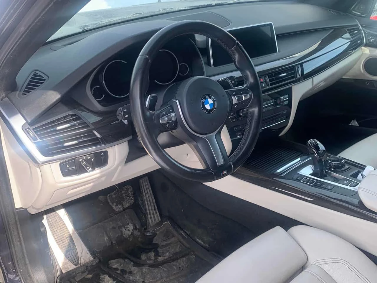 BMW X5 XDRIVE50I /CARFAX/Панорама/Подгрев/Хед ъп/ М пакет, снимка 6 - Автомобили и джипове - 54039074