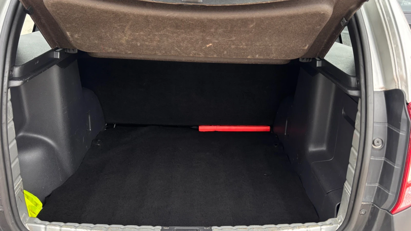 Dacia Duster Нов внос от Италия, снимка 9 - Автомобили и джипове - 54149281