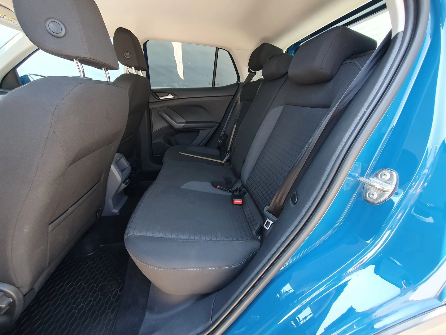 VW T-Cross, снимка 5 - Автомобили и джипове - 56422414