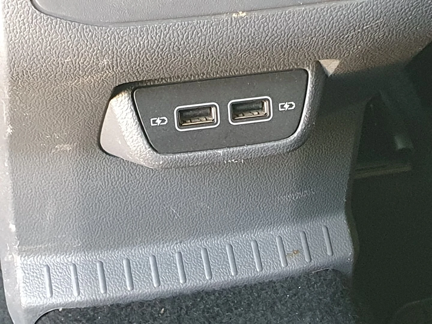 VW T-Cross, снимка 14 - Автомобили и джипове - 56422414
