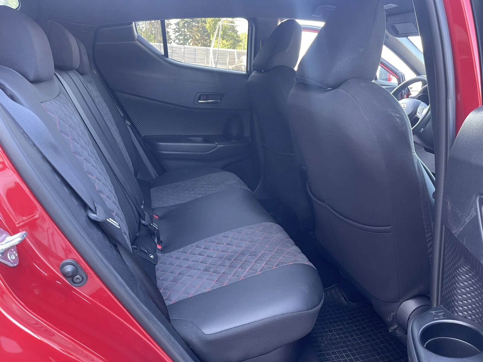 Toyota C-HR 1.8 Hybrid, снимка 6 - Автомобили и джипове - 55663570