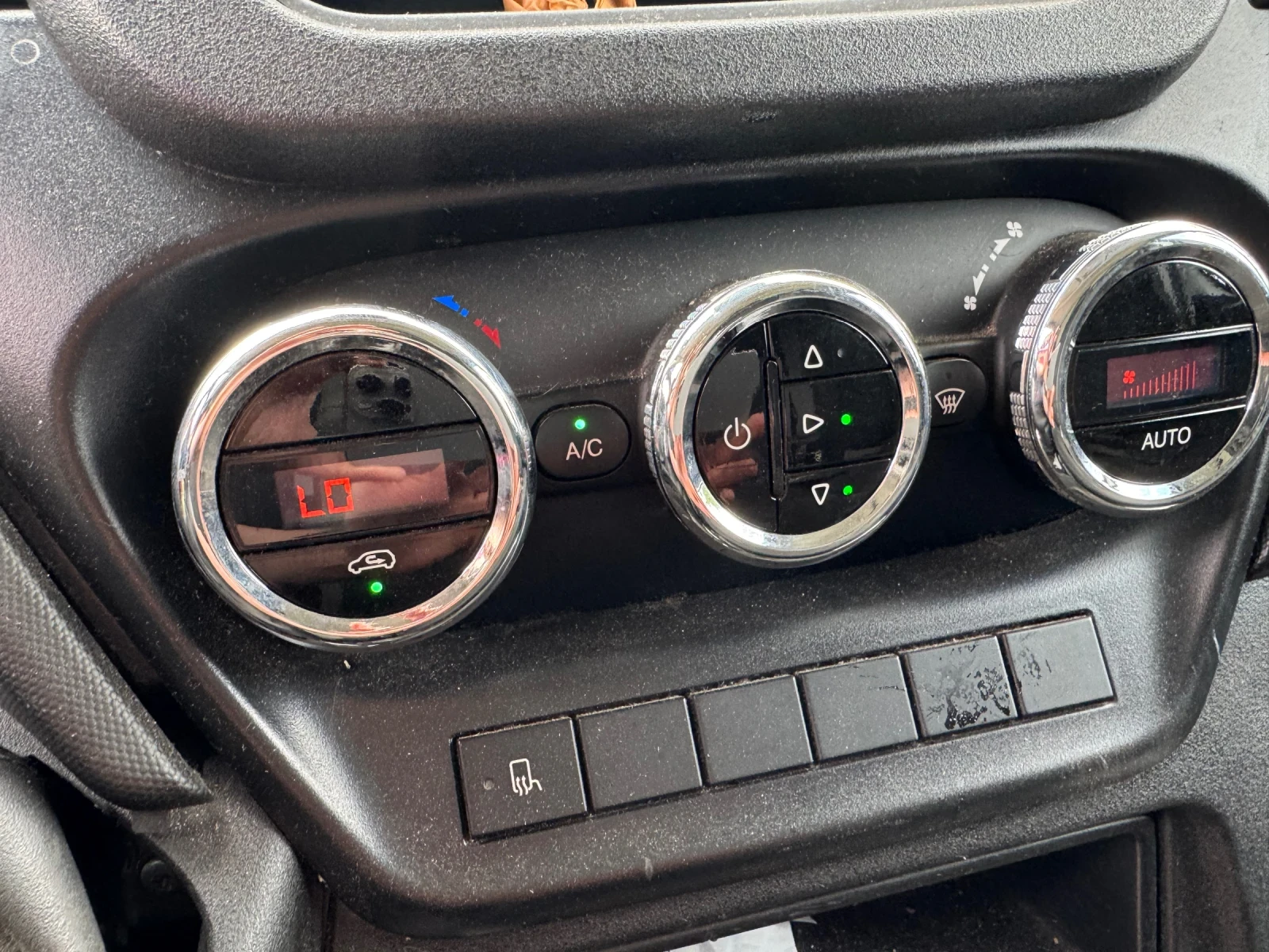Iveco Daily 35C15* КЛИМАТИК* 3.80м Тристранен самосвал - изображение 4