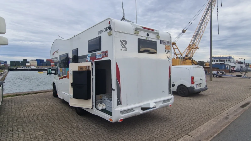 Кемпер Rimor Seal 5, снимка 5 - Каравани и кемпери - 52507366