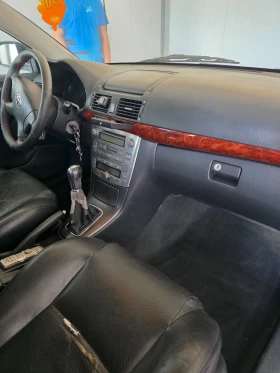 Toyota Avensis Комби, снимка 11