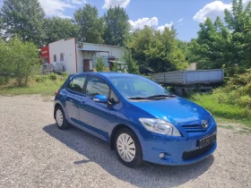 ������ Toyota Auris
