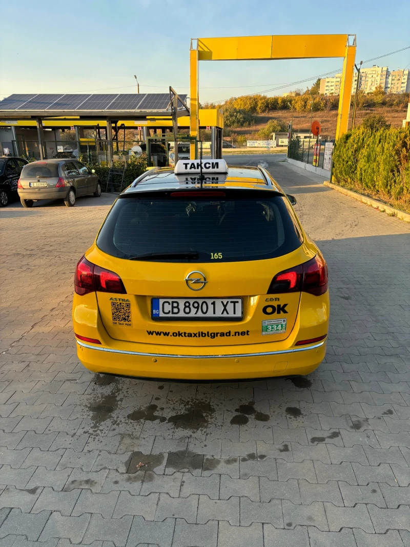 Opel Astra 1.6CDTI, снимка 5 - Автомобили и джипове - 47693942