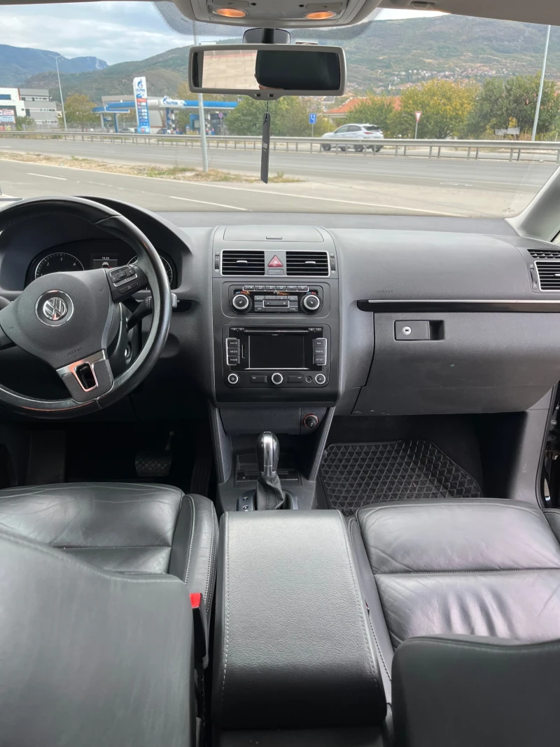 VW Touran 2.0TDI, снимка 9 - Автомобили и джипове - 47961570