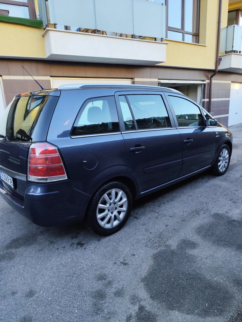 Opel Zafira 1.6 COSMO фабрична газ 6+ 1, снимка 4 - Автомобили и джипове - 48604468