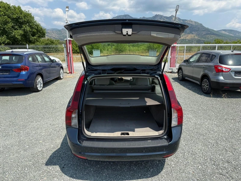 Volvo V50 (KATO НОВА), снимка 13 - Автомобили и джипове - 50650288