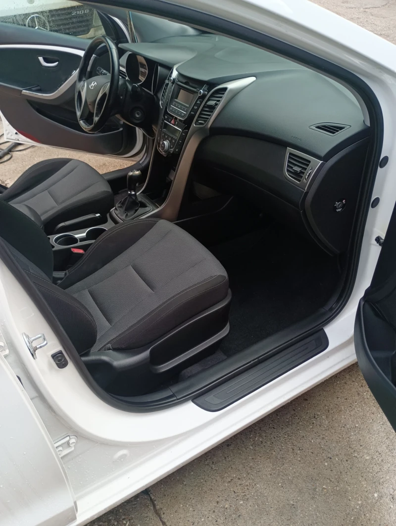 Hyundai I30 1.4 Crdi , снимка 8 - Автомобили и джипове - 51478270