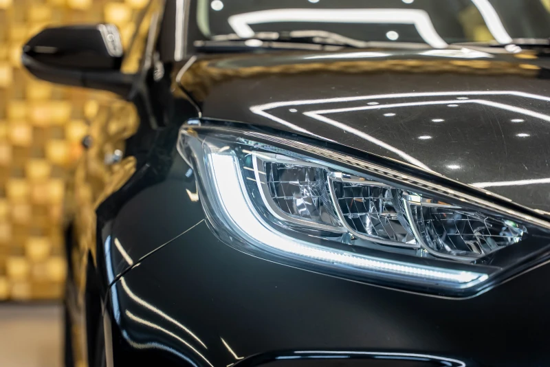 Toyota Yaris 1.5 Hybrid, снимка 5 - Автомобили и джипове - 52468121