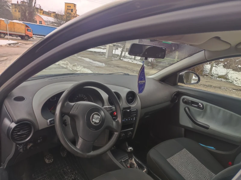 Seat Ibiza, снимка 4 - Автомобили и джипове - 52913819