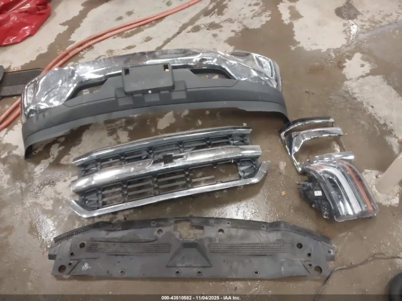 Chevrolet Silverado 5.3L V-8 DI, VVT, 355HP 4X4 Drive, снимка 4 - Автомобили и джипове - 53052524