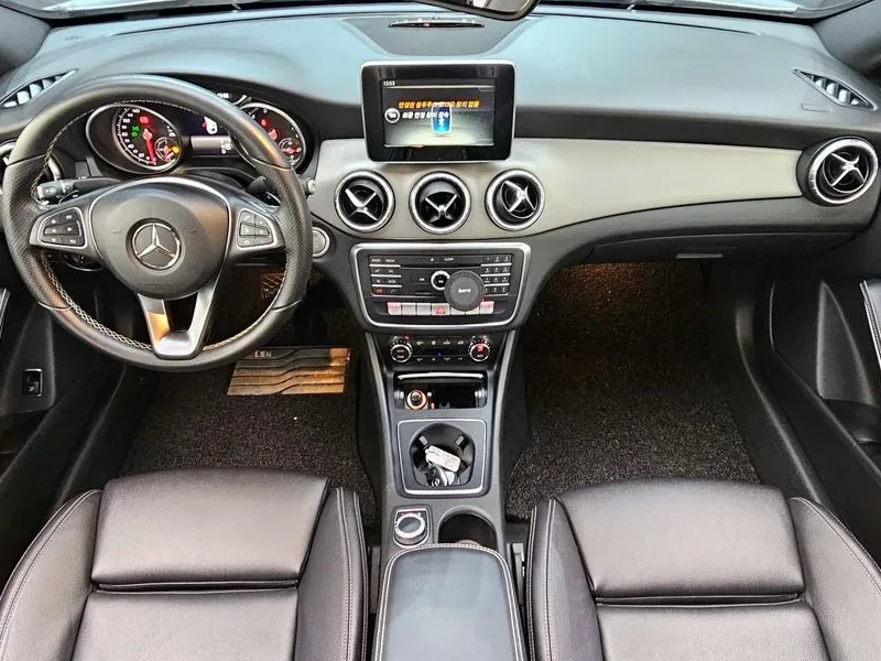 Mercedes-Benz CLA 250  4Matic, снимка 13 - Автомобили и джипове - 55738635