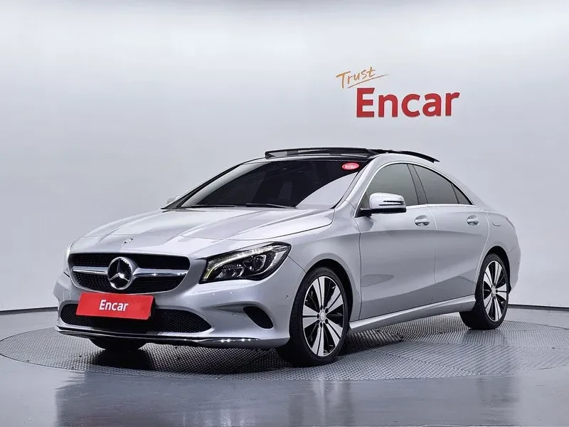 Mercedes-Benz CLA 250  4Matic