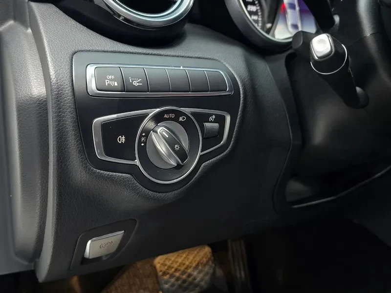 Mercedes-Benz C 200 САМО 30% АВАНС, снимка 13 - Автомобили и джипове - 56251396