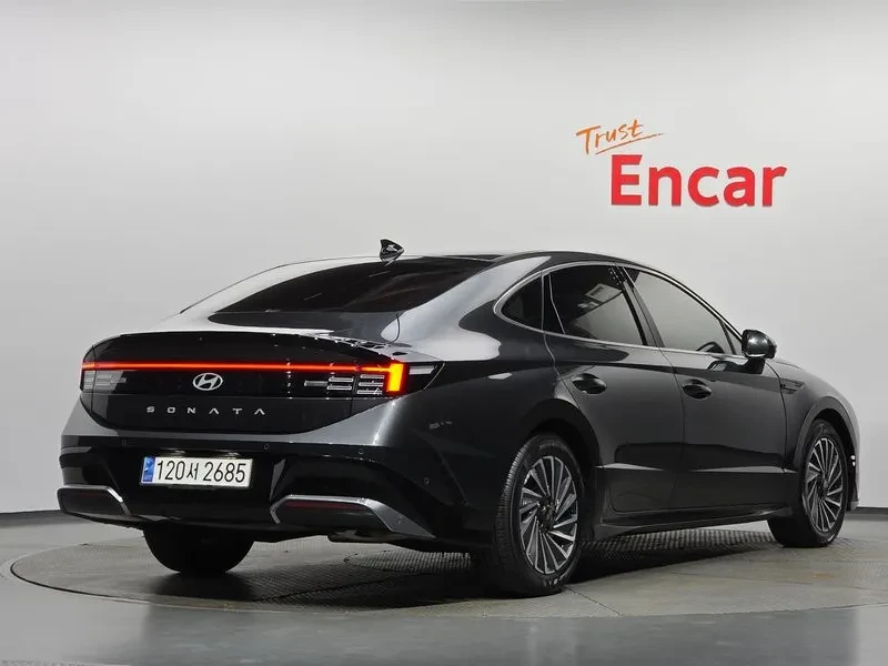 Hyundai Sonata Exclusive* ПОДГРЕВ* ОБДУХВАНЕ* 360 КАМЕРИ* MEMORY, снимка 2 - Автомобили и джипове - 56585929