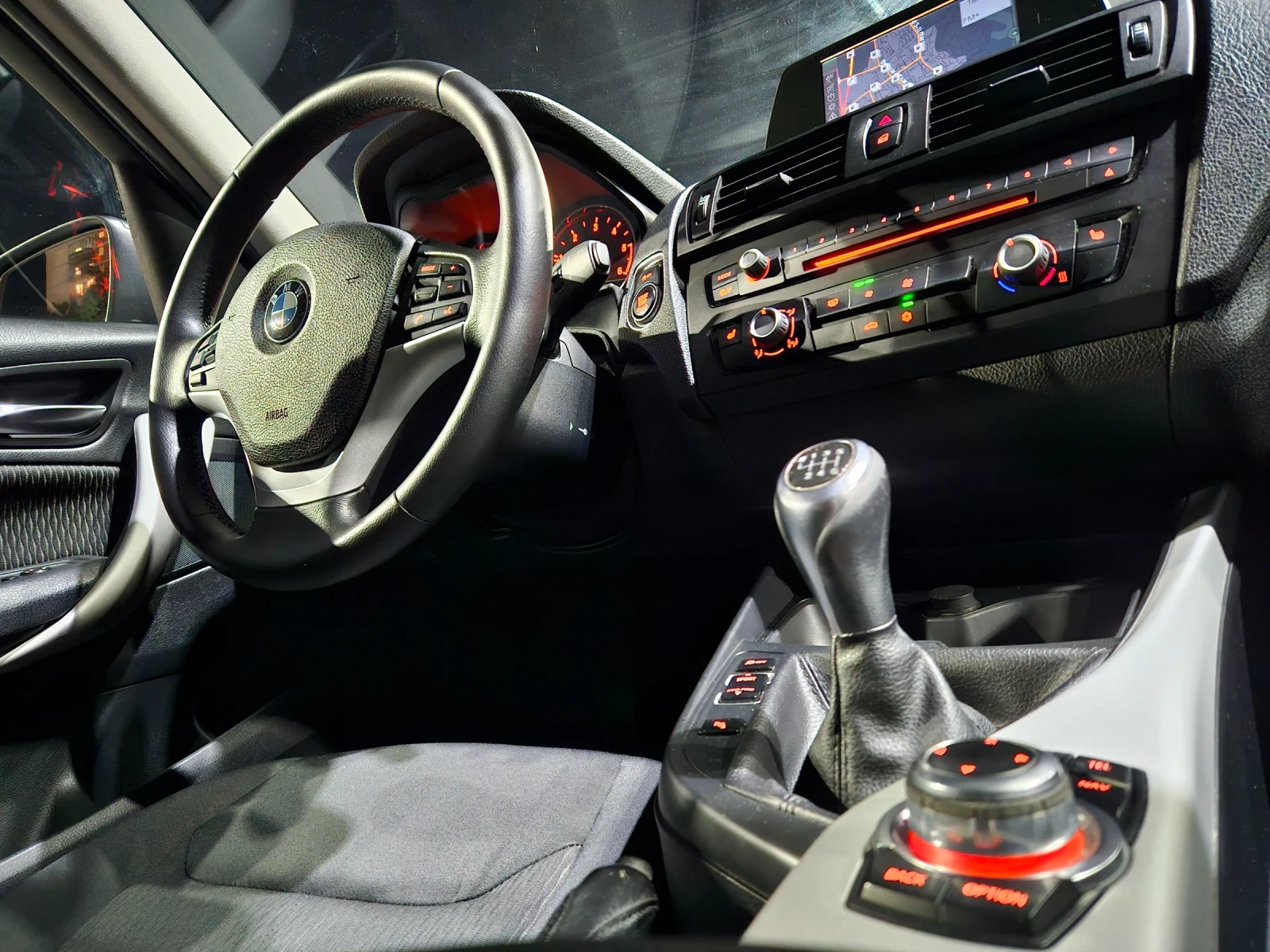 BMW 118 2.0d, снимка 1