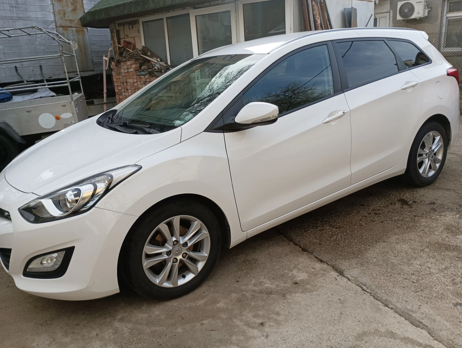 Hyundai I30 1.4 crdi Платено всичко + каско. - изображение 3