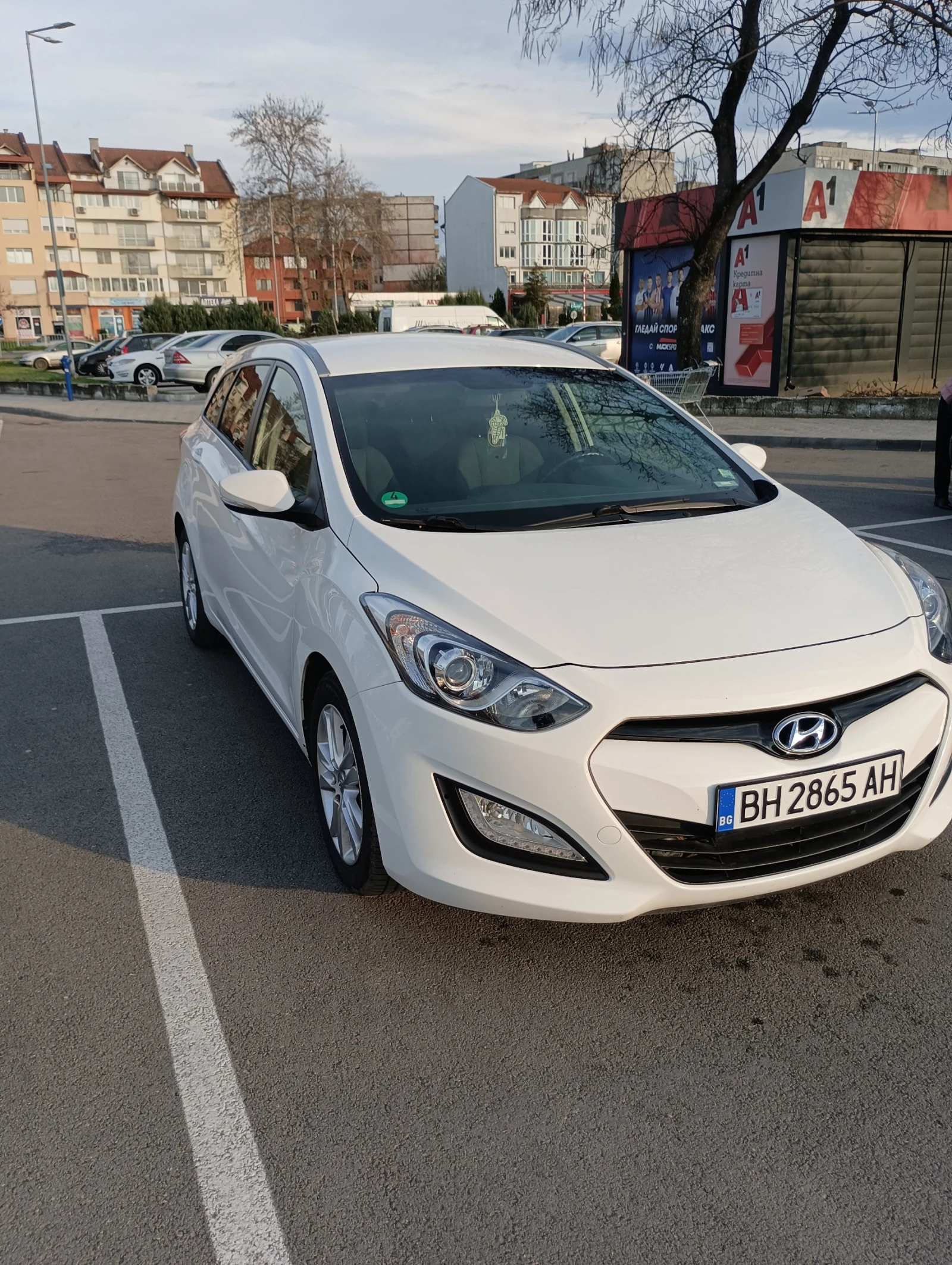 Hyundai I30 1.4 crdi Платено всичко + каско. - изображение 2
