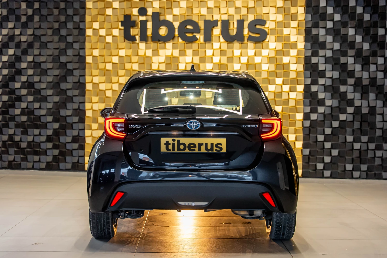 Toyota Yaris 1.5 Hybrid - изображение 4