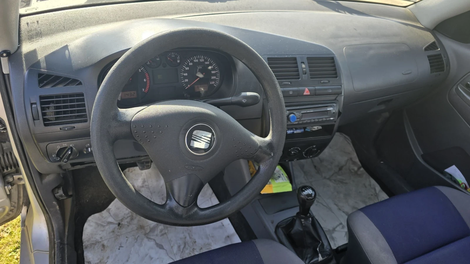 Seat Cordoba, снимка 9 - Автомобили и джипове - 53755859