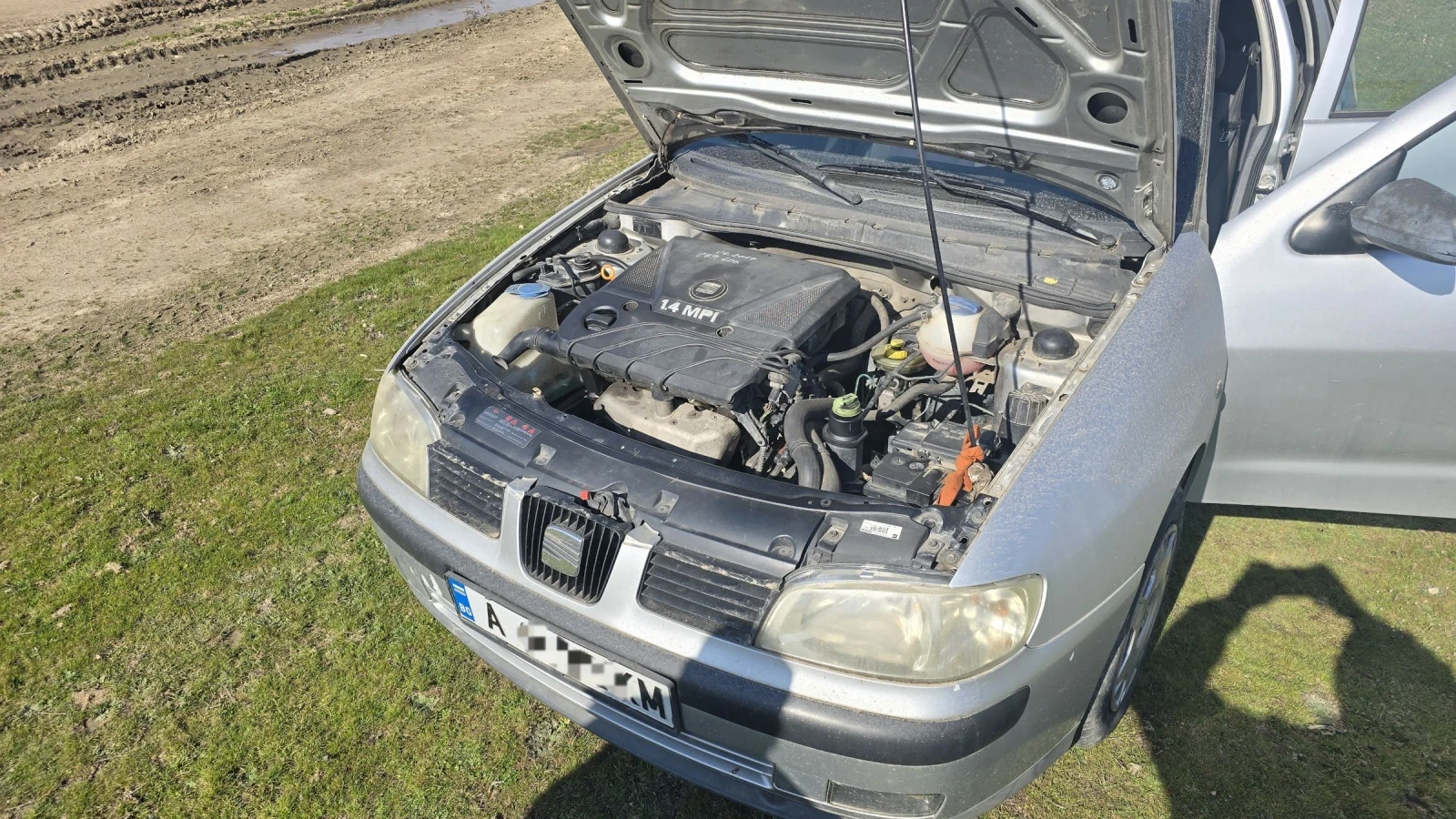 Seat Cordoba, снимка 10 - Автомобили и джипове - 53755859