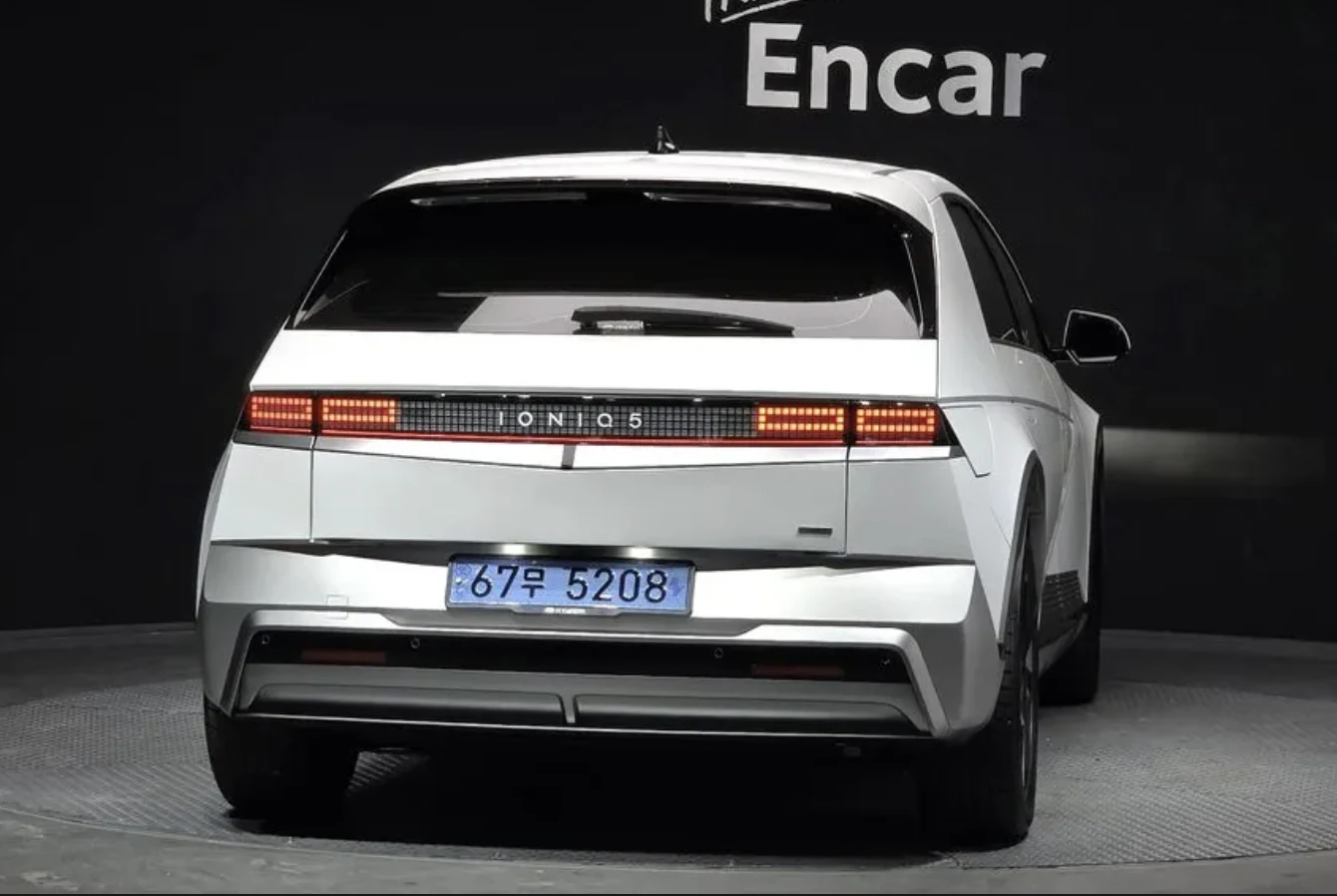 Hyundai Ioniq 5 LONG* RANGE* AWD* PRESTIGE* ОБДУХВАНЕ* 360КАМЕРА* , снимка 4 - Автомобили и джипове - 54151587