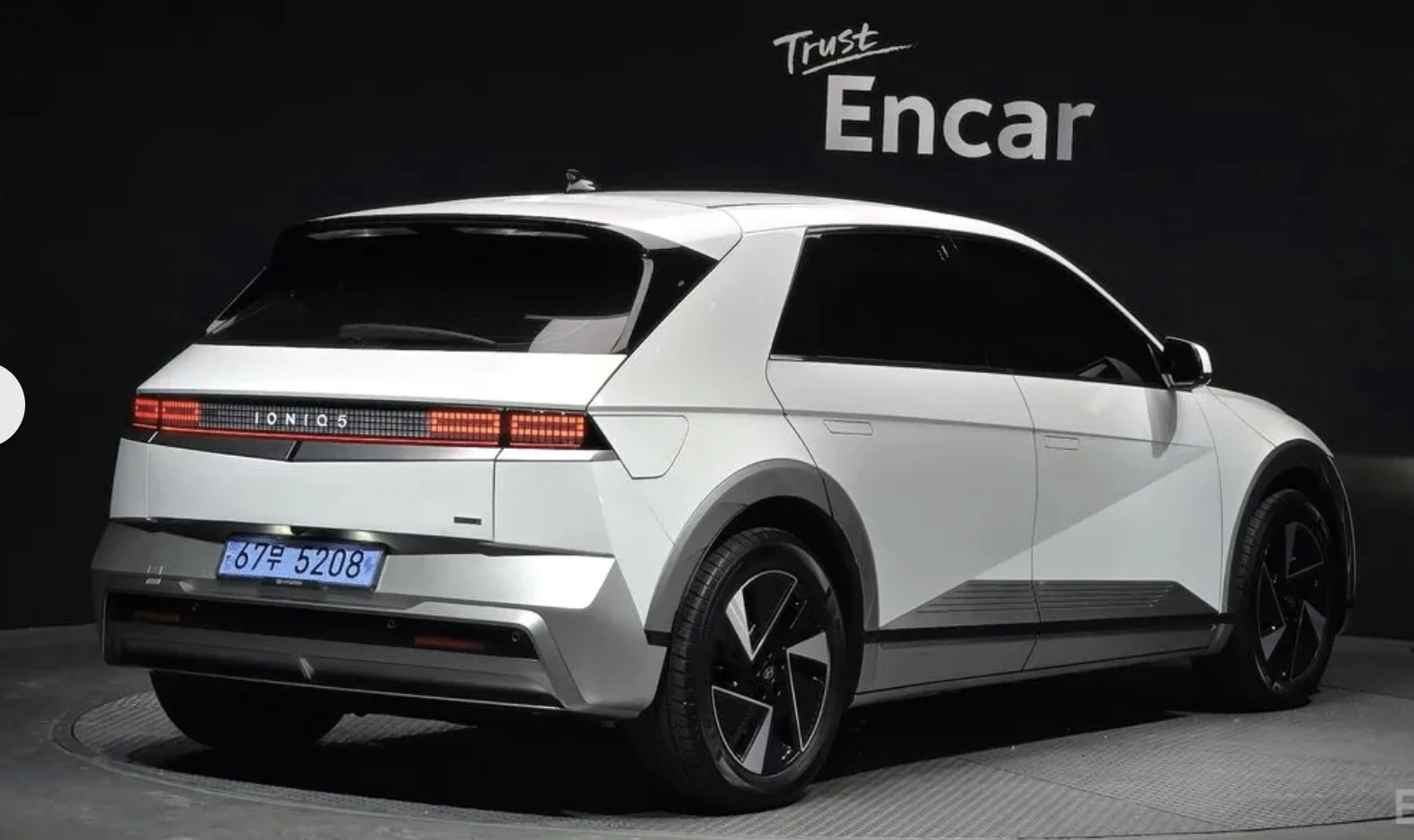 Hyundai Ioniq 5 LONG* RANGE* AWD* PRESTIGE* ОБДУХВАНЕ* 360КАМЕРА* , снимка 2 - Автомобили и джипове - 54151587