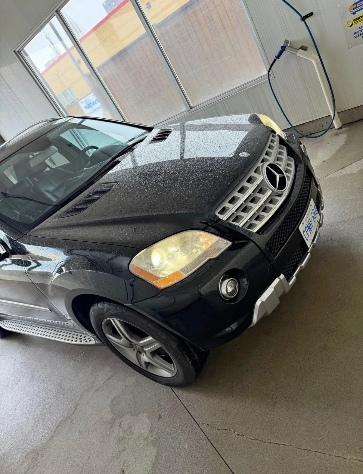 Mercedes-Benz ML 550 AMG * ОБДУХВАНЕ * KEYLESS * TV * СЕРВИЗНА ИСТОРИЯ 