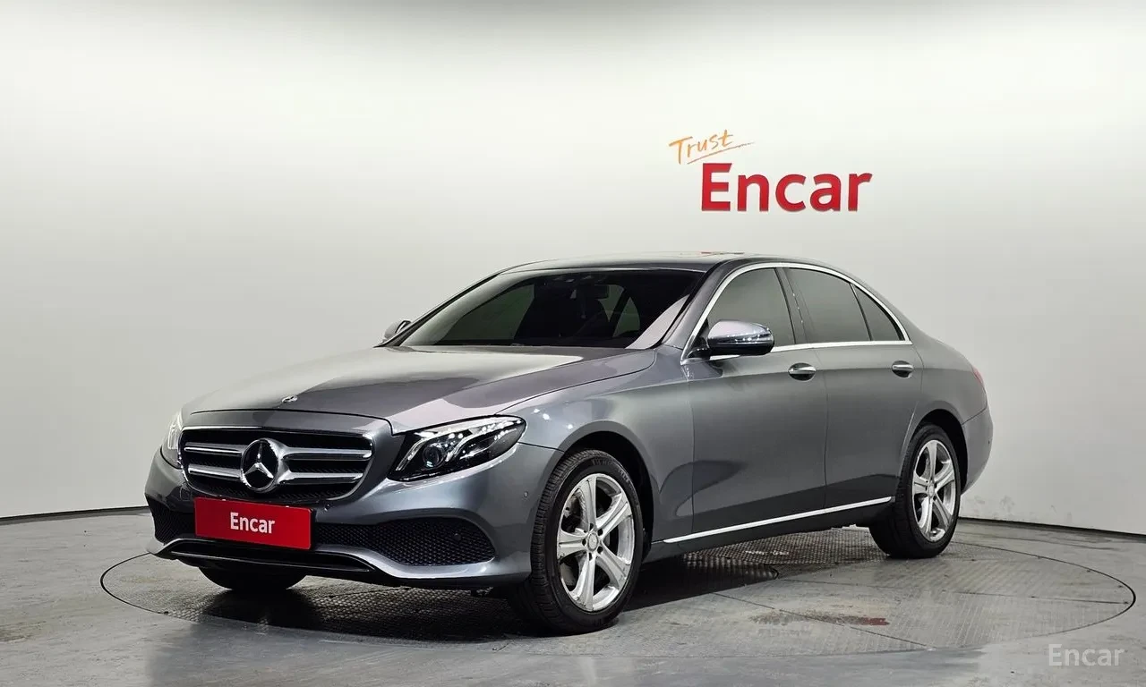 Mercedes-Benz E 220, снимка 2 - Автомобили и джипове - 54562460