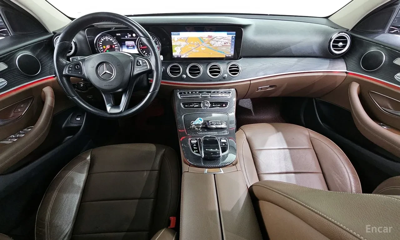 Mercedes-Benz E 220, снимка 6 - Автомобили и джипове - 54562460