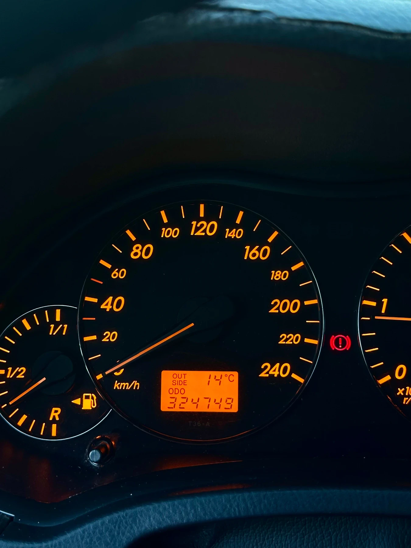 Toyota Avensis 2.0d, снимка 13 - Автомобили и джипове - 54598680