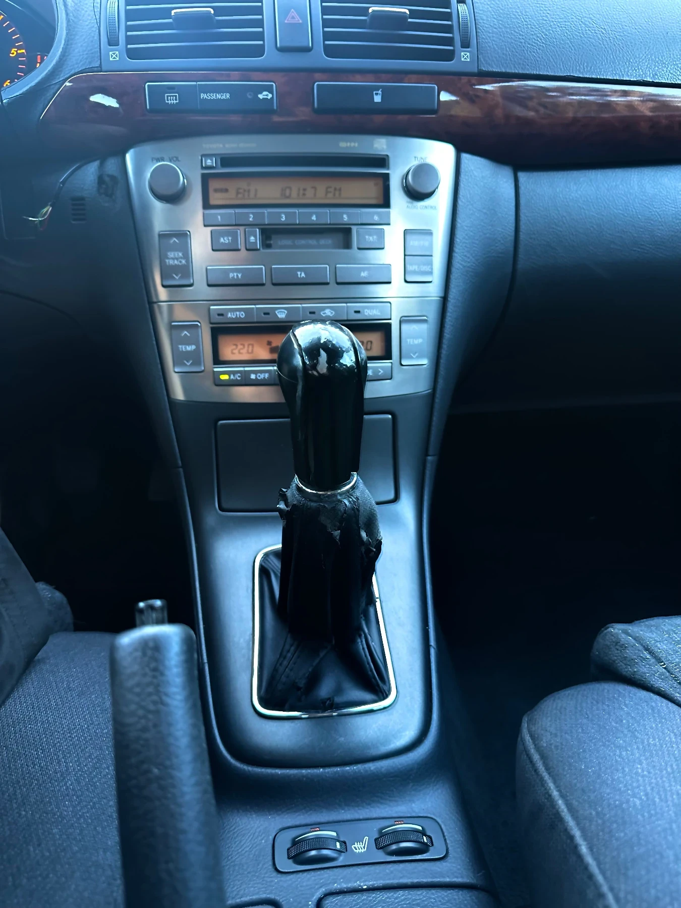 Toyota Avensis 2.0d, снимка 11 - Автомобили и джипове - 54598680