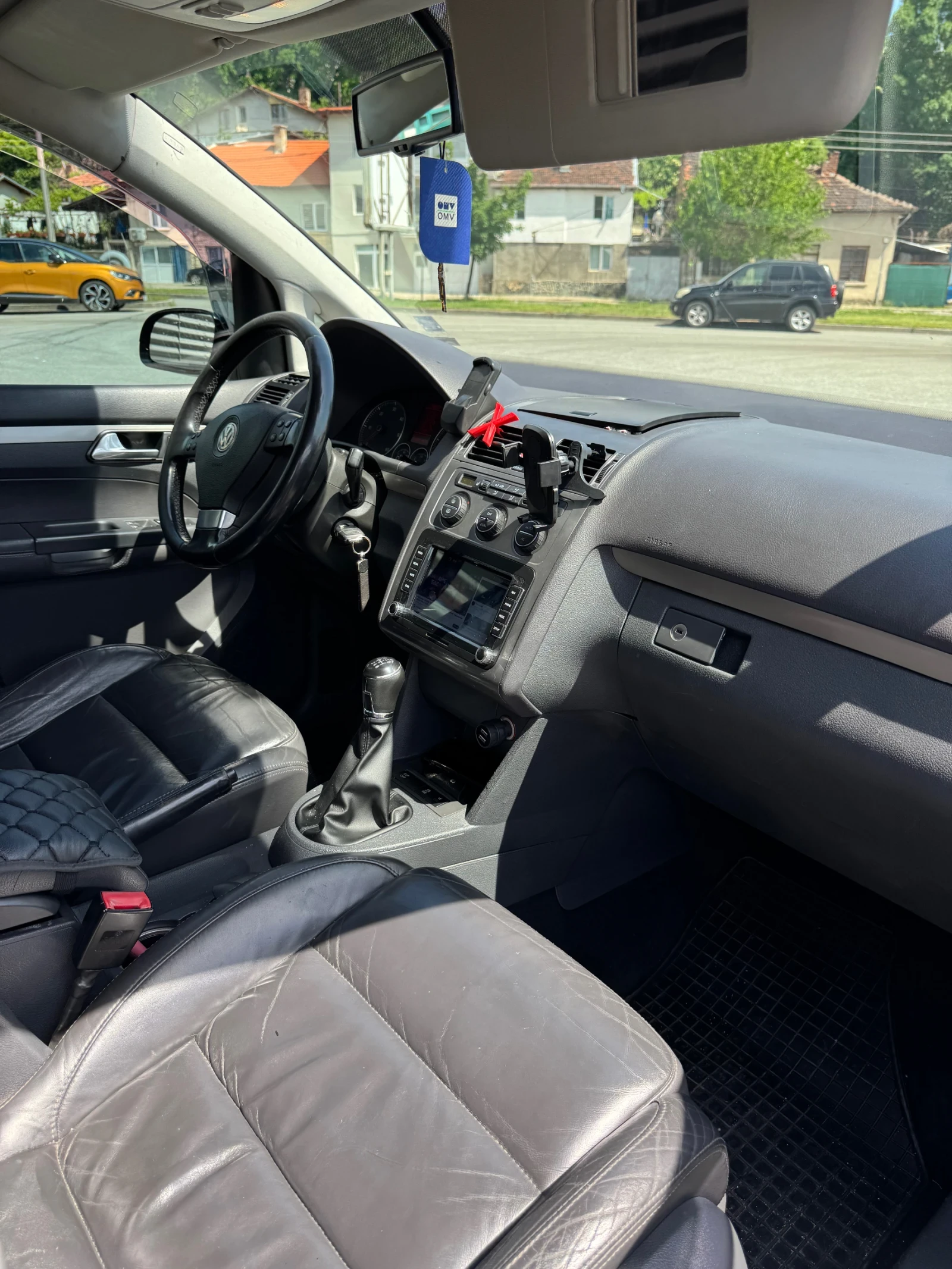 VW Touran, снимка 9 - Автомобили и джипове - 54682189