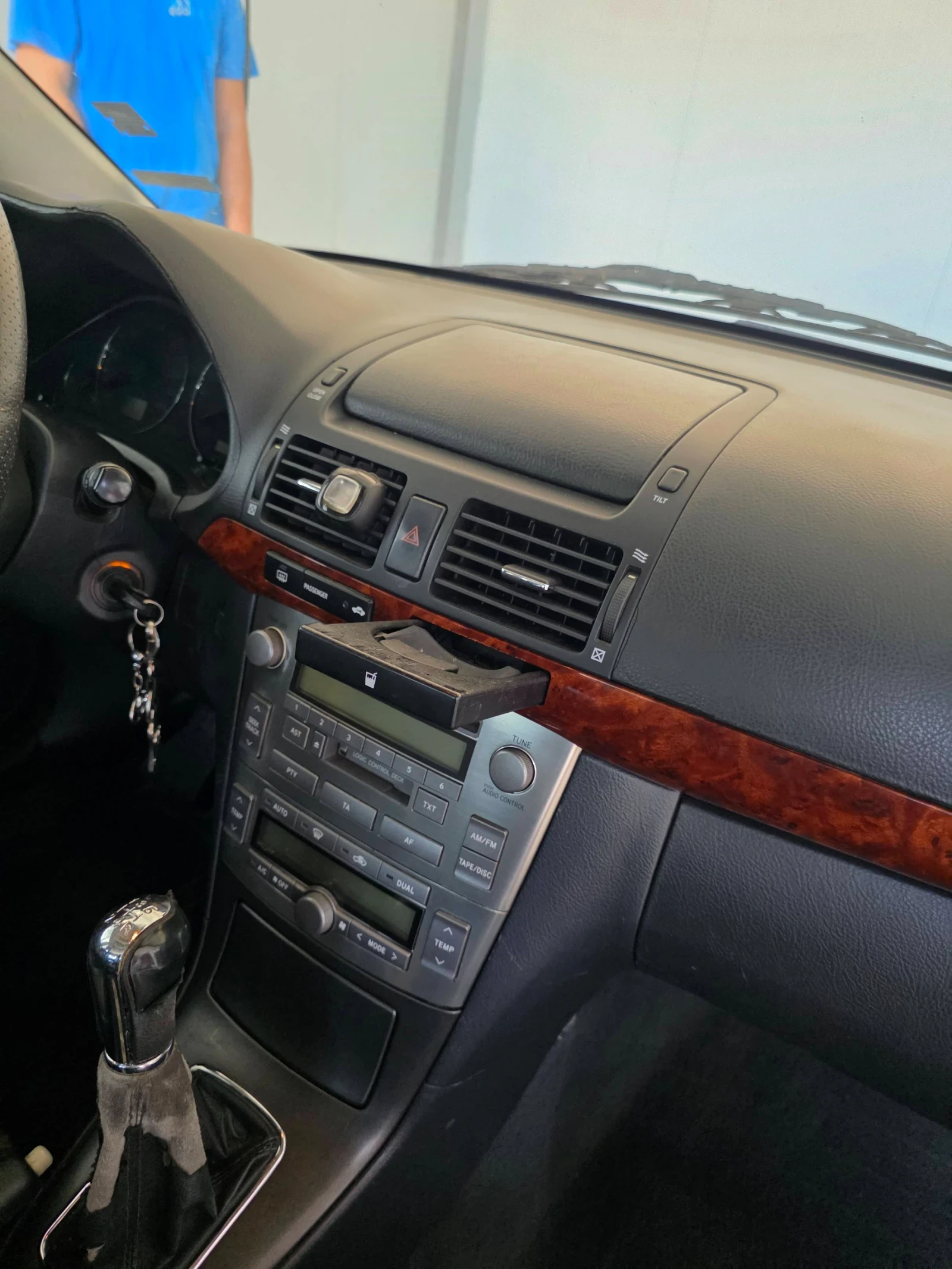 Toyota Avensis Комби, снимка 6 - Автомобили и джипове - 55617594