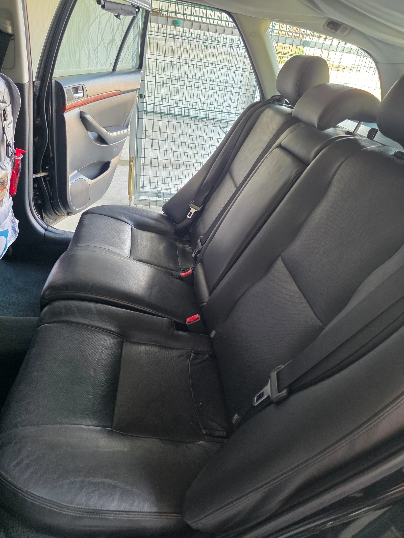 Toyota Avensis Комби, снимка 7 - Автомобили и джипове - 55617594
