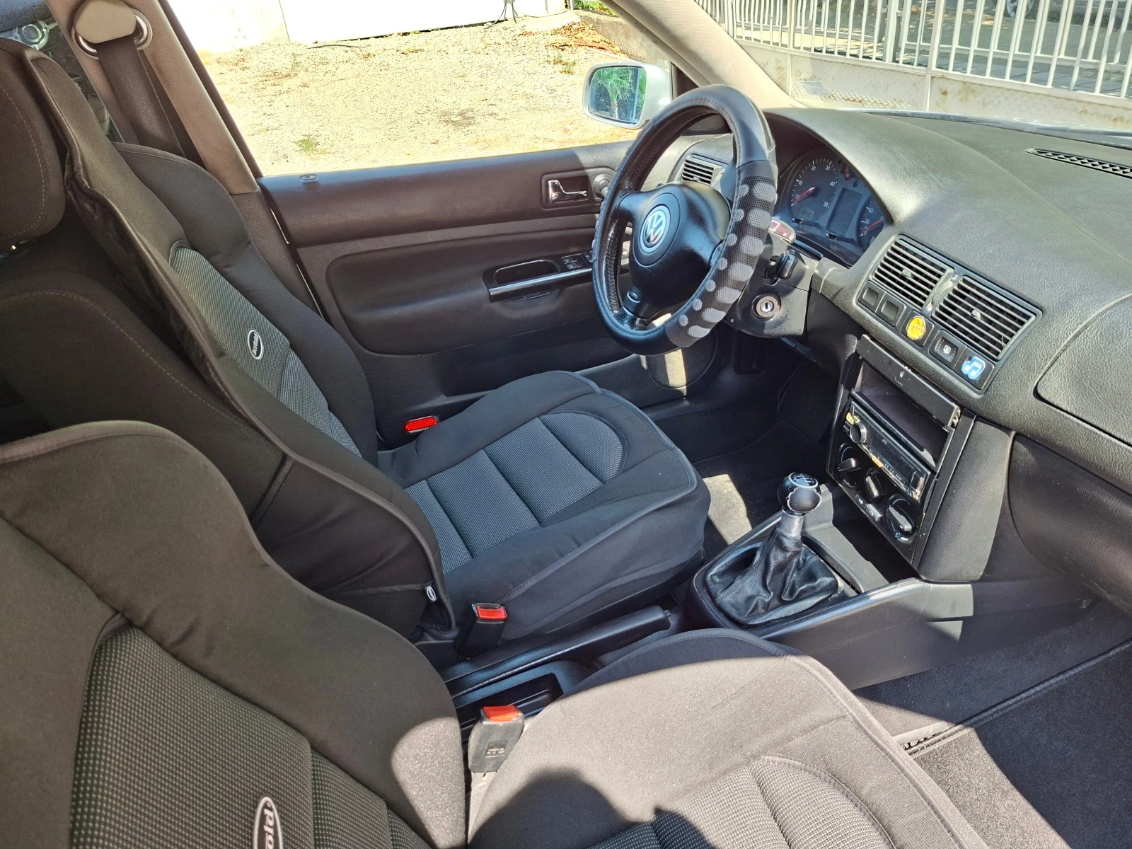 VW Golf 1.9/90KS, снимка 15 - Автомобили и джипове - 55723059
