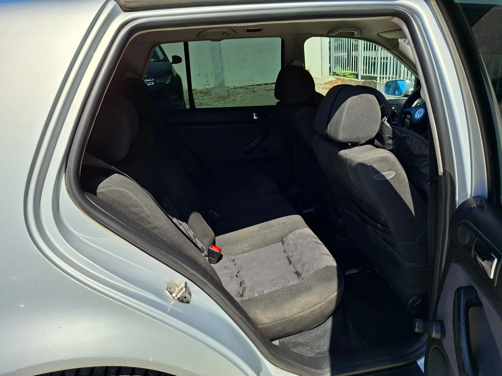 VW Golf 1.9/90KS, снимка 13 - Автомобили и джипове - 55723059