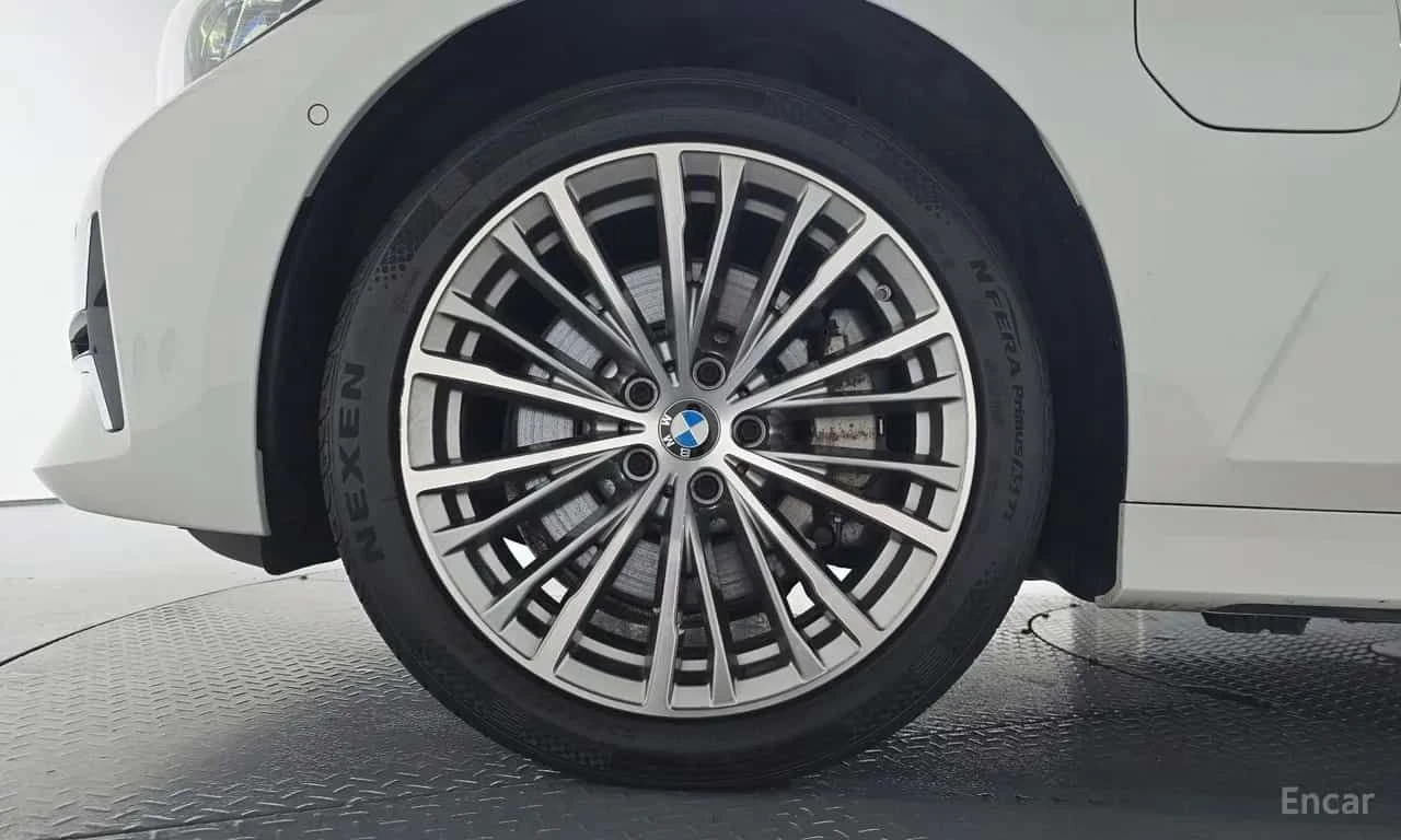 BMW 330 * 330e Luxury * ЦЕНА ДО БГ, снимка 16 - Автомобили и джипове - 55725399