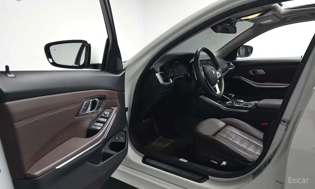 BMW 330 * 330e Luxury * ЦЕНА ДО БГ, снимка 5 - Автомобили и джипове - 55725399