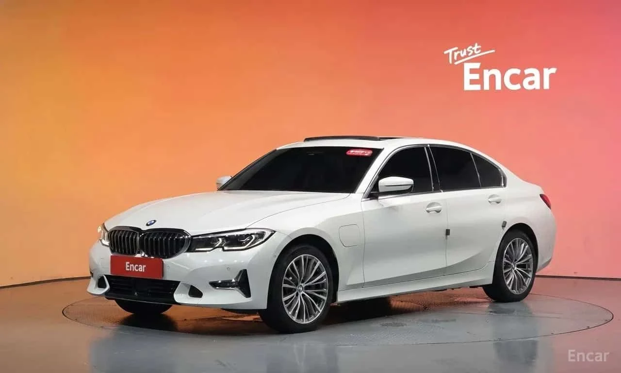 BMW 330 * 330e Luxury * ЦЕНА ДО БГ