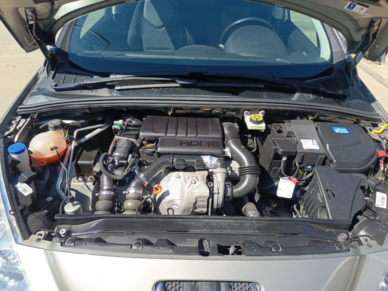 Peugeot 308 1.6hdi, снимка 13 - Автомобили и джипове - 55962633